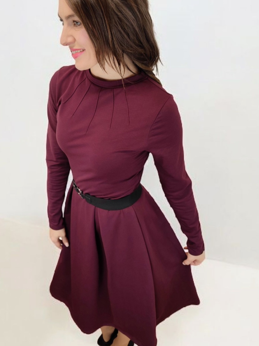 Áčkové zimní šaty 